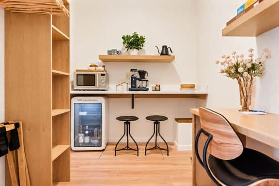 Park Avenue Suite-New Listing! - Image 5